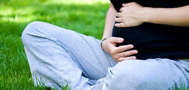 امتى بطن الحامل بتكبر؟