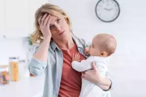  التكيف مع الشهر الأول من الأمومة