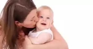 تقبيل الأطفال